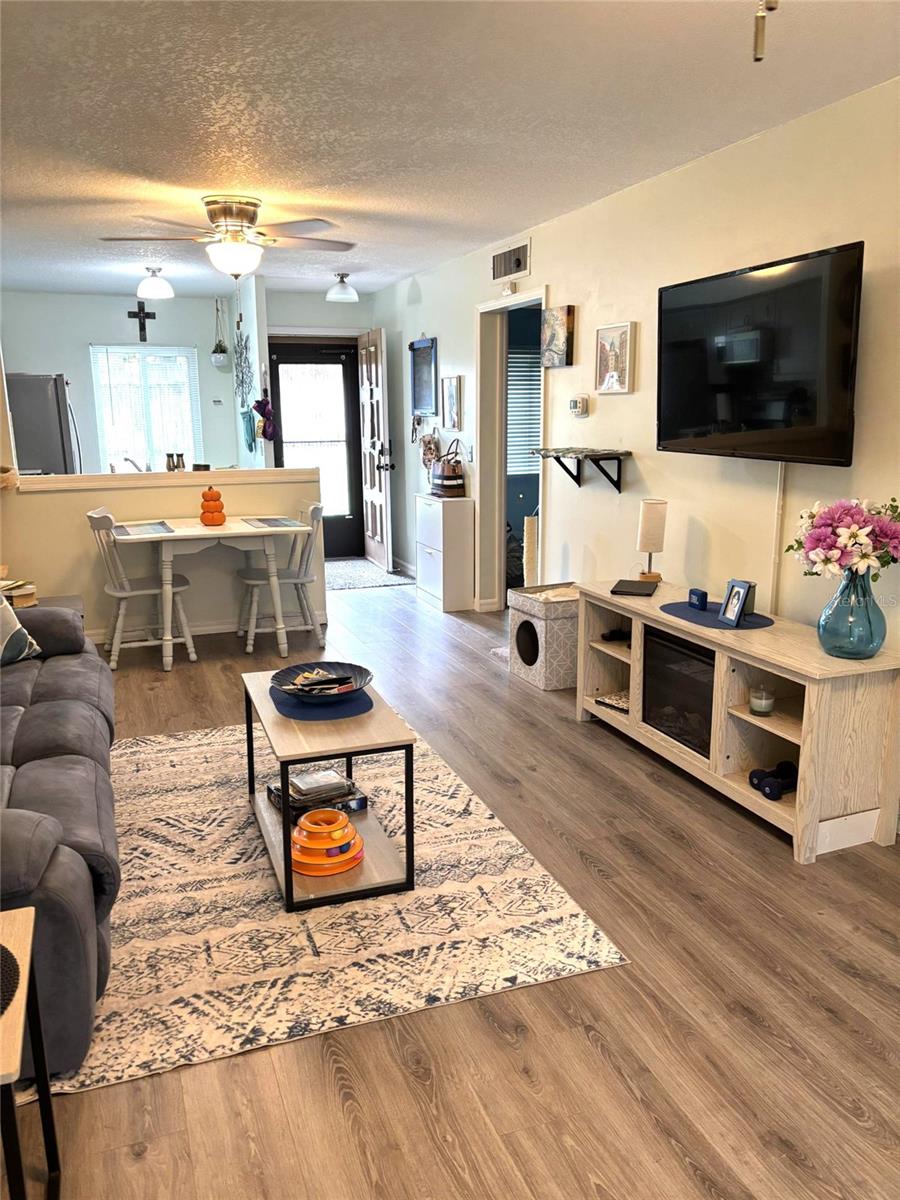 Image 8 of 20 For 1175 Mission Circle 1175