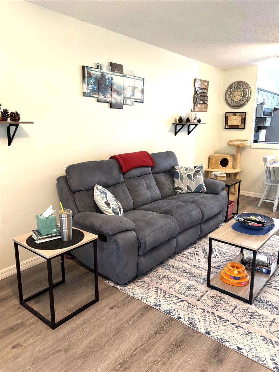 Image 9 of 20 For 1175 Mission Circle 1175