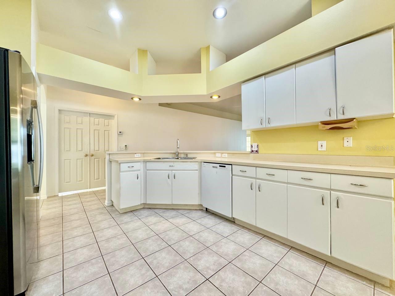 Image 13 of 44 For 22537 Roderick Drive