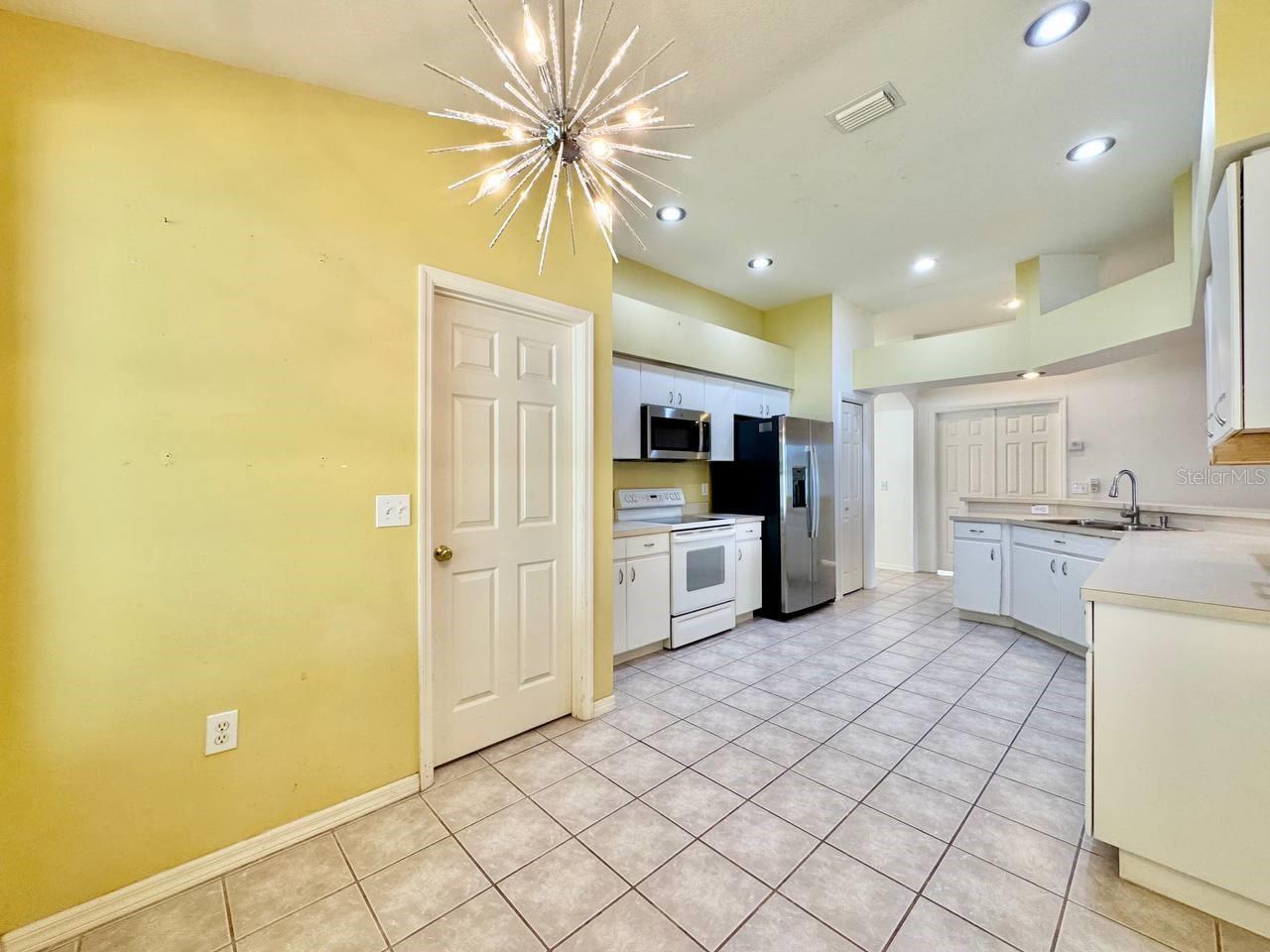 Image 15 of 44 For 22537 Roderick Drive