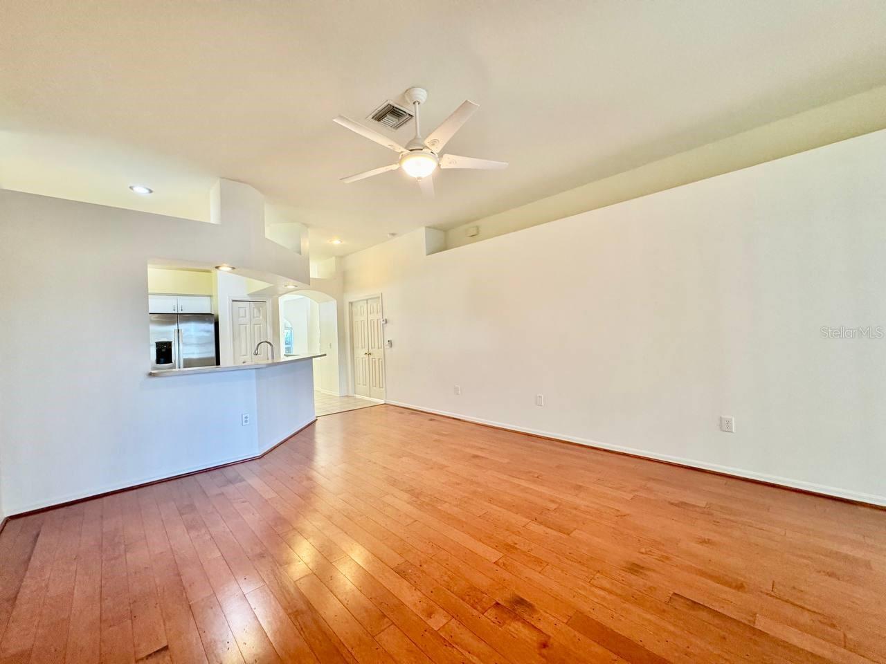 Image 19 of 44 For 22537 Roderick Drive