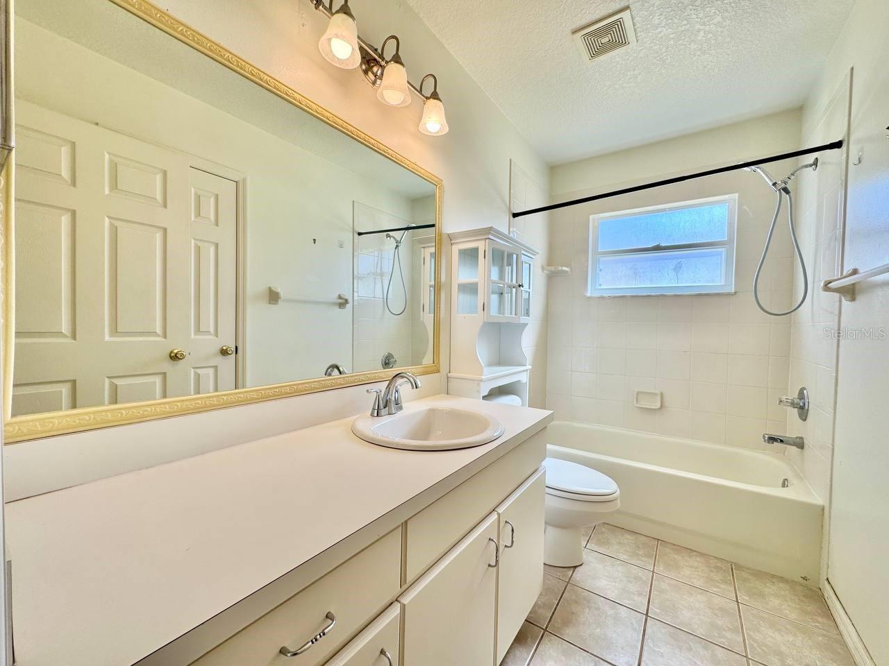 Image 26 of 44 For 22537 Roderick Drive