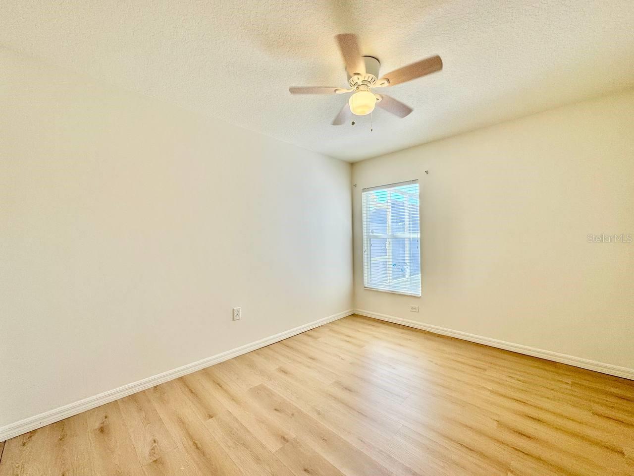 Image 27 of 44 For 22537 Roderick Drive