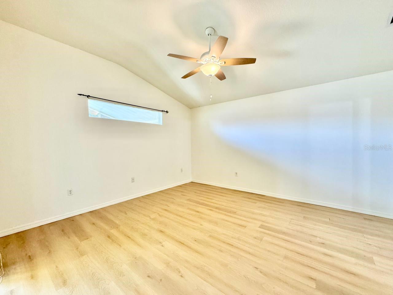 Image 30 of 44 For 22537 Roderick Drive