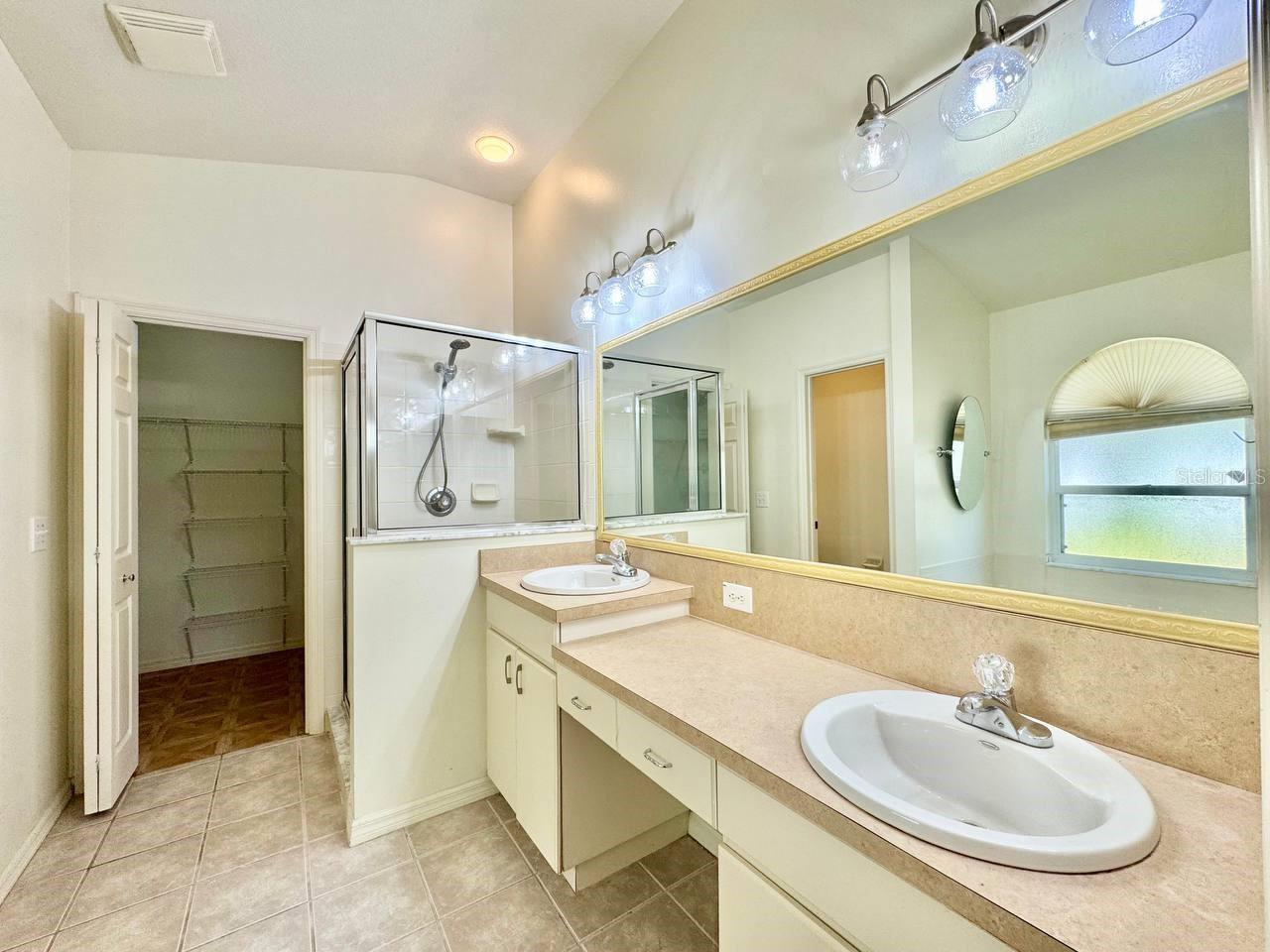 Image 34 of 44 For 22537 Roderick Drive