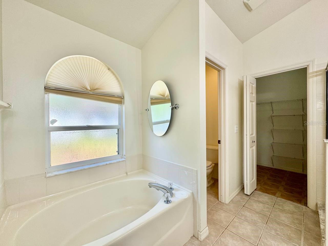 Image 35 of 44 For 22537 Roderick Drive