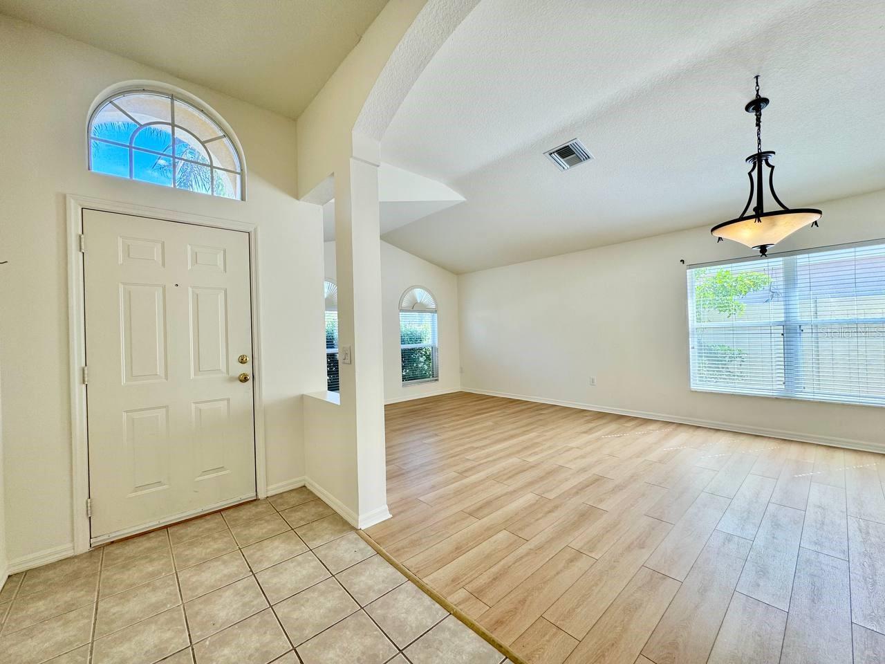 Image 4 of 44 For 22537 Roderick Drive