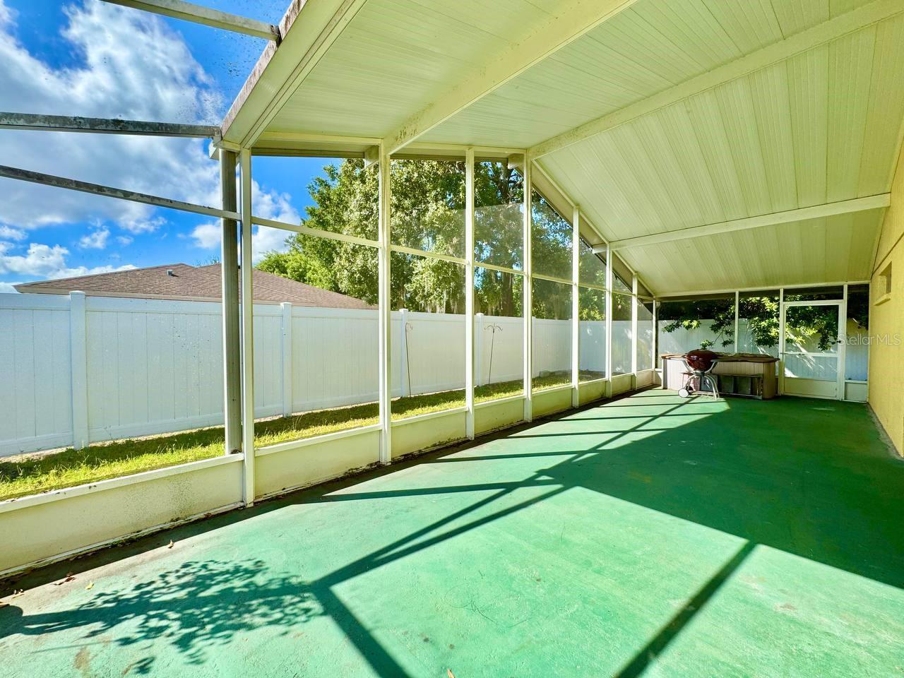 Image 40 of 44 For 22537 Roderick Drive