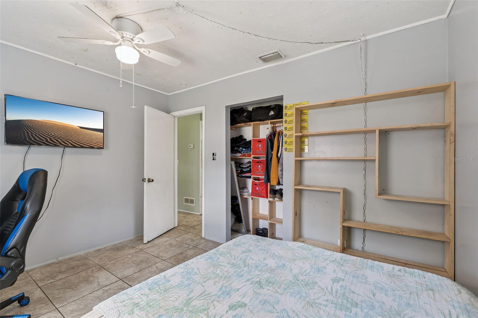 Image 21 of 34 For 983 Brookwood Ct S