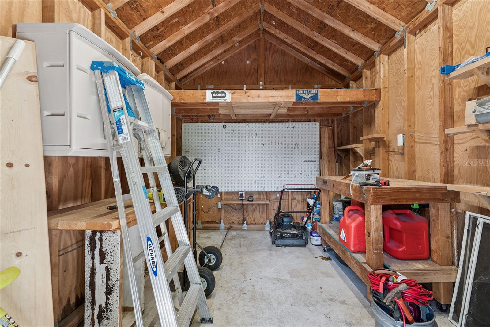 Image 32 of 34 For 983 Brookwood Ct S
