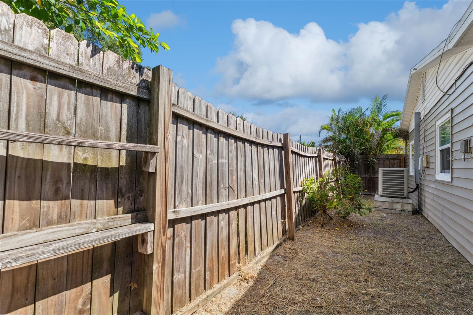 Image 33 of 34 For 983 Brookwood Ct S