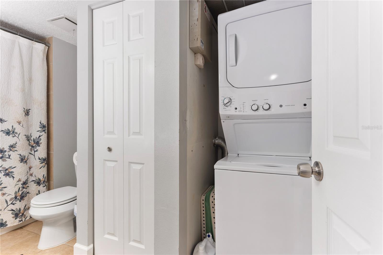 Image 13 of 16 For 2024 Blue Hawk Court 1814