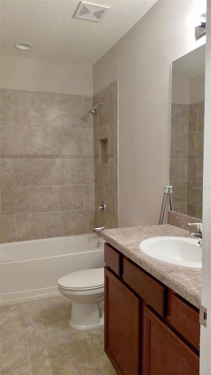 Listing photo id 6 for 10425 Yellow Spice Court