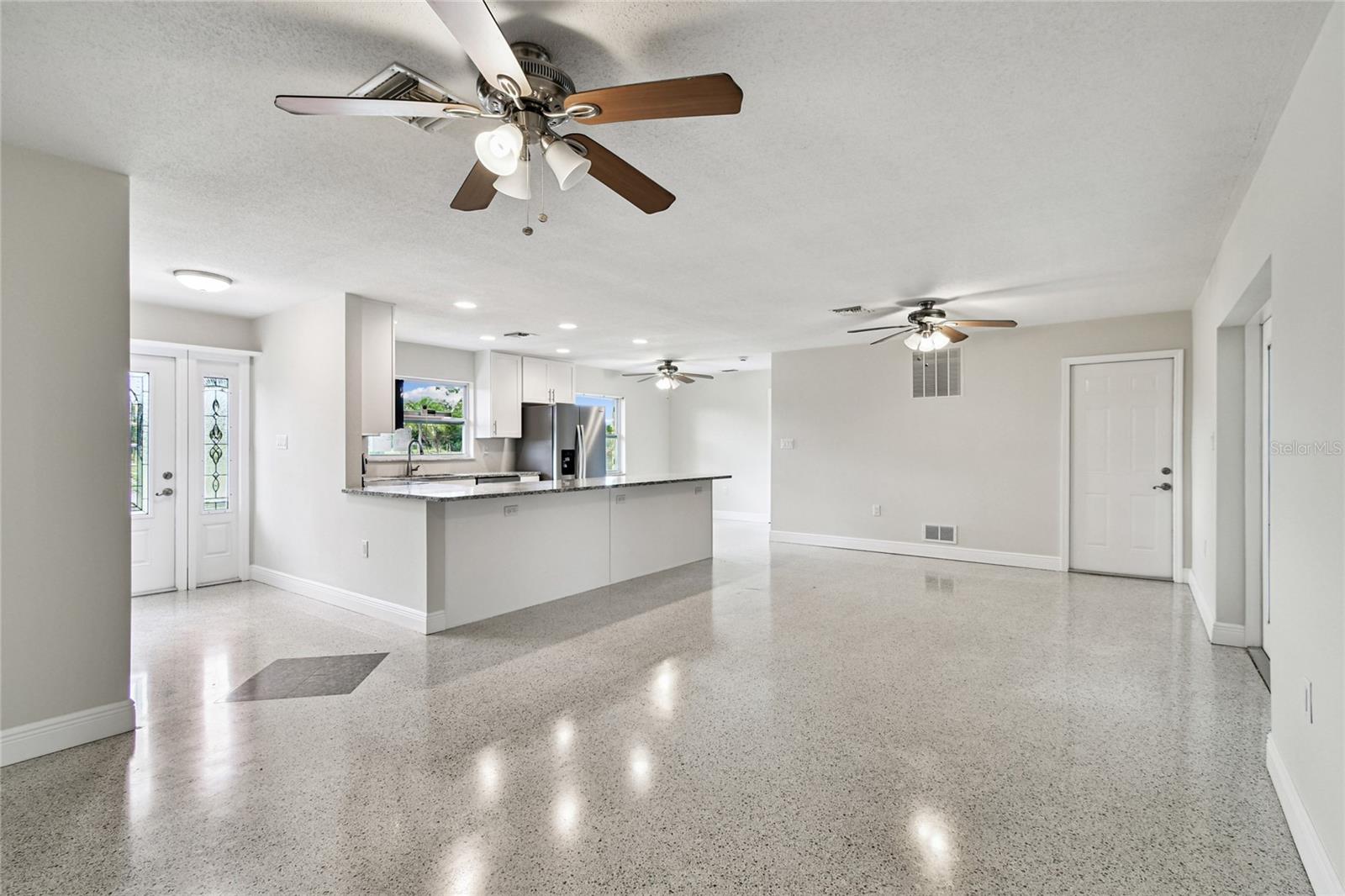 Image 10 of 56 For 623 Palm Boulevard