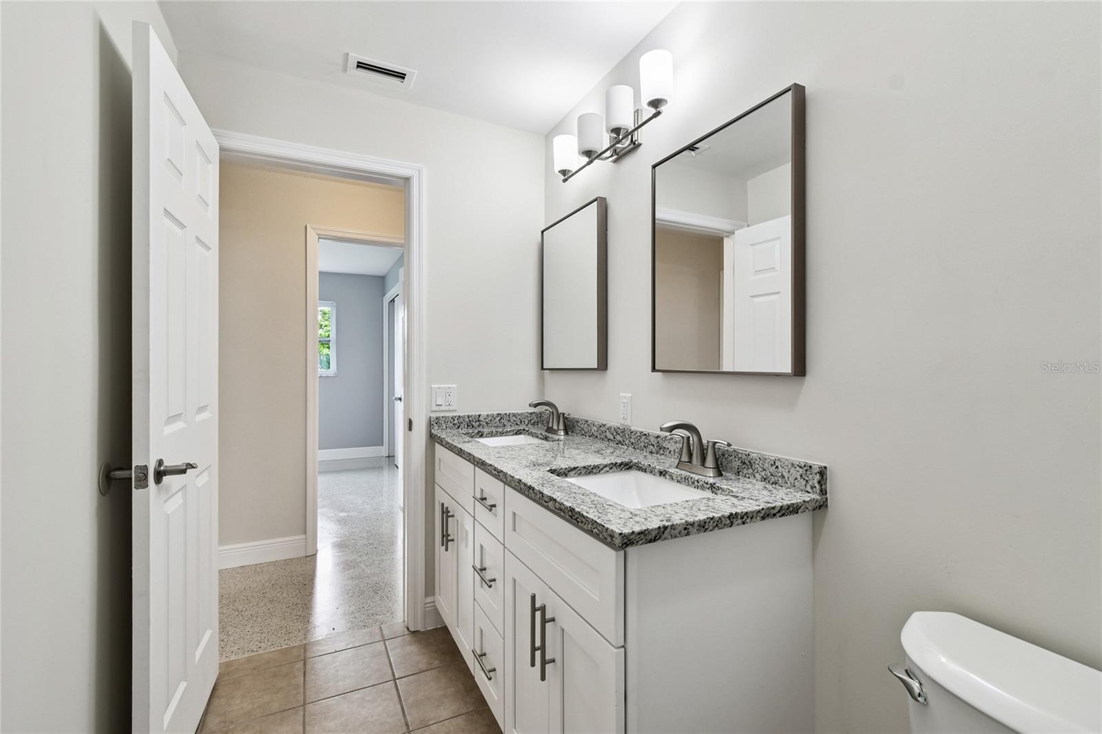 Image 15 of 56 For 623 Palm Boulevard