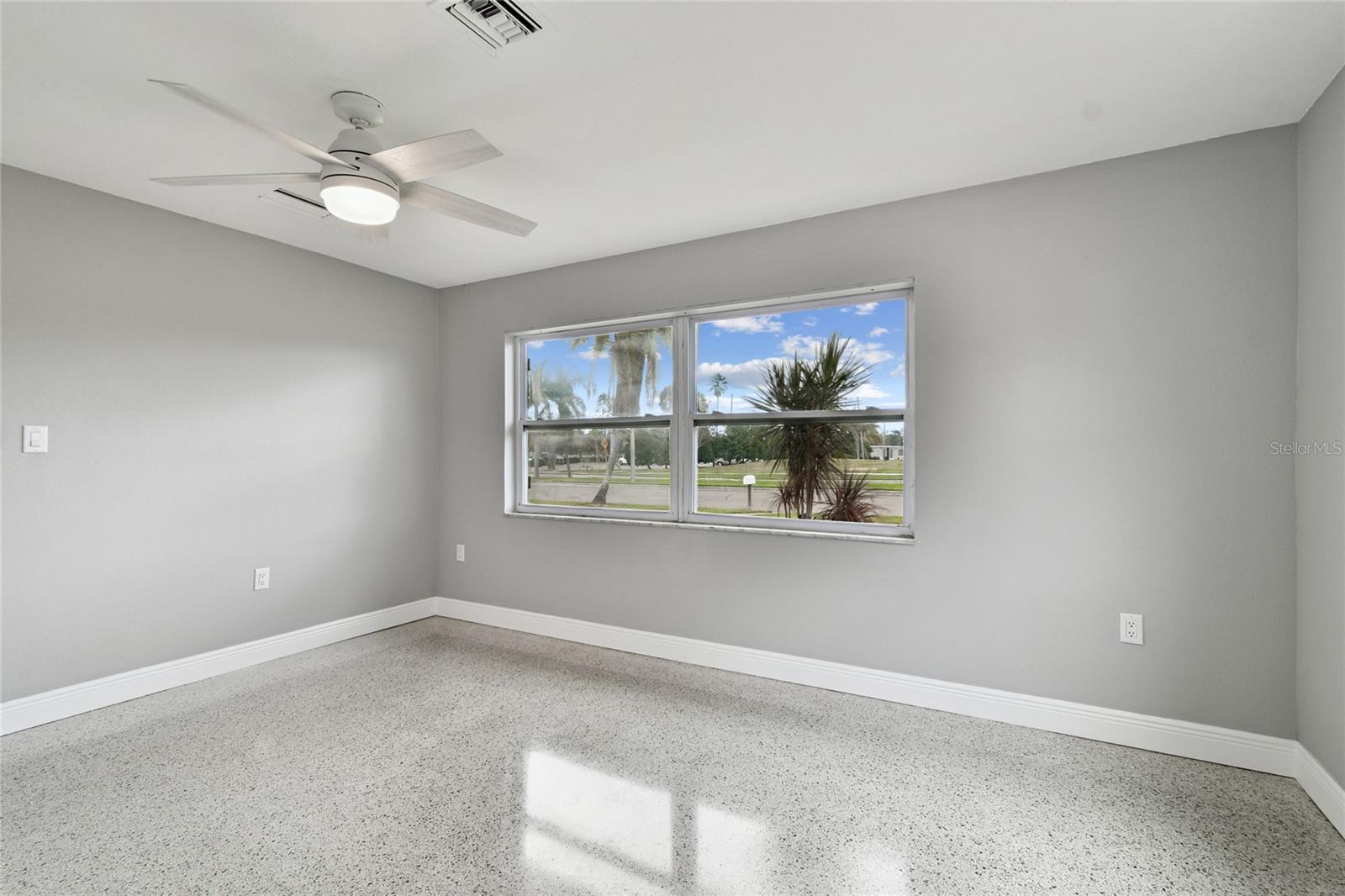 Image 16 of 56 For 623 Palm Boulevard