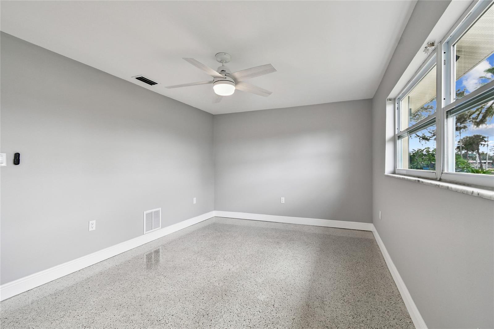 Image 19 of 56 For 623 Palm Boulevard