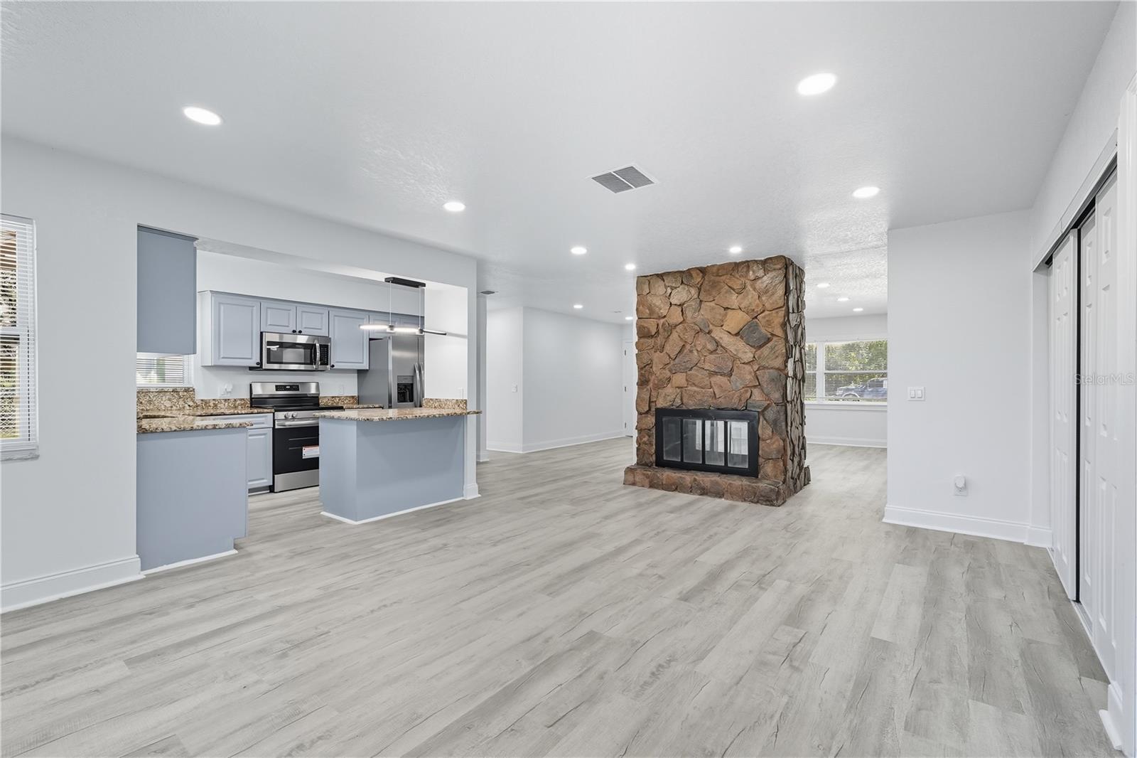 Image 10 of 50 For 577 Waterfall Drive