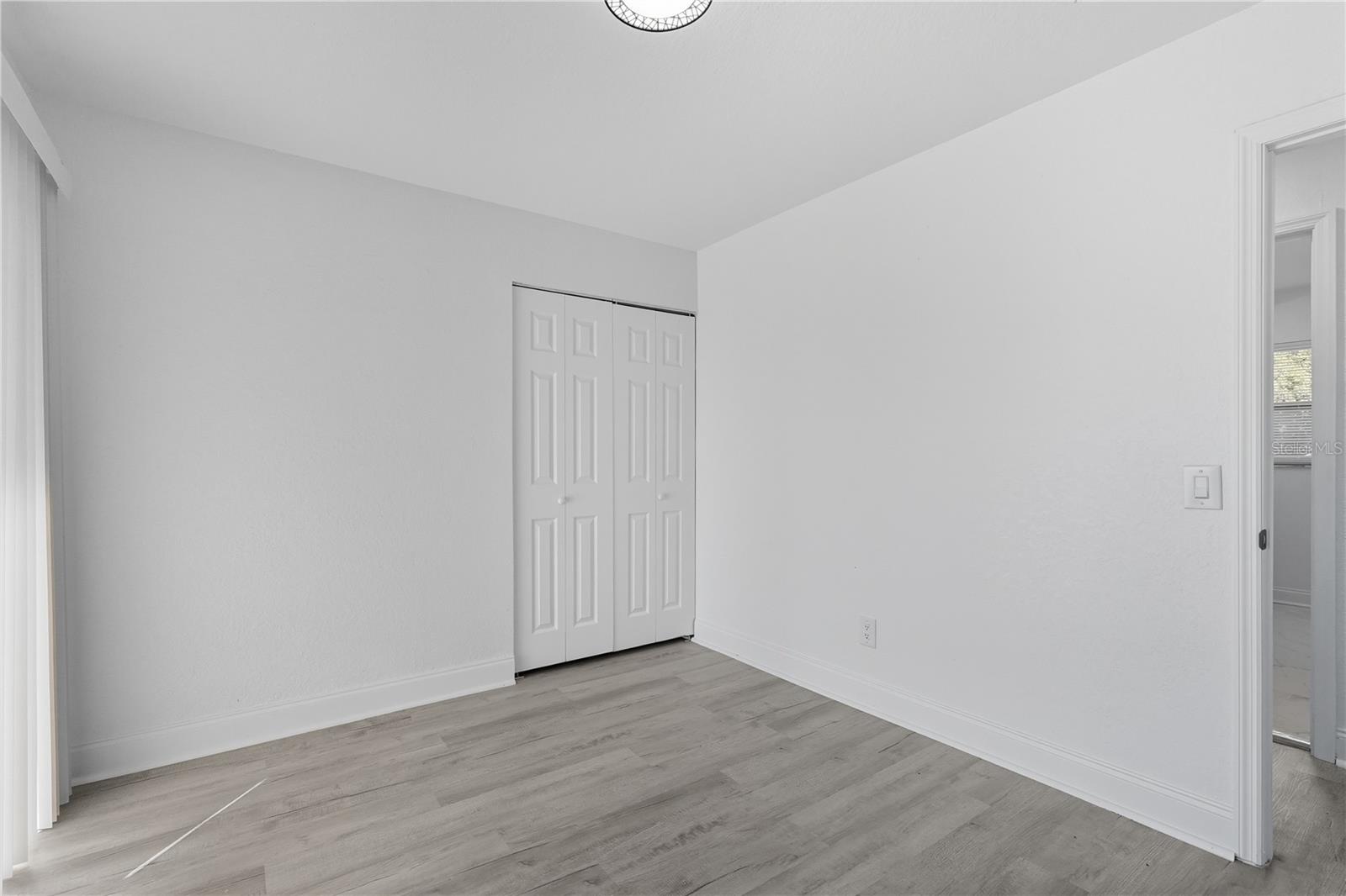 Image 22 of 50 For 577 Waterfall Drive