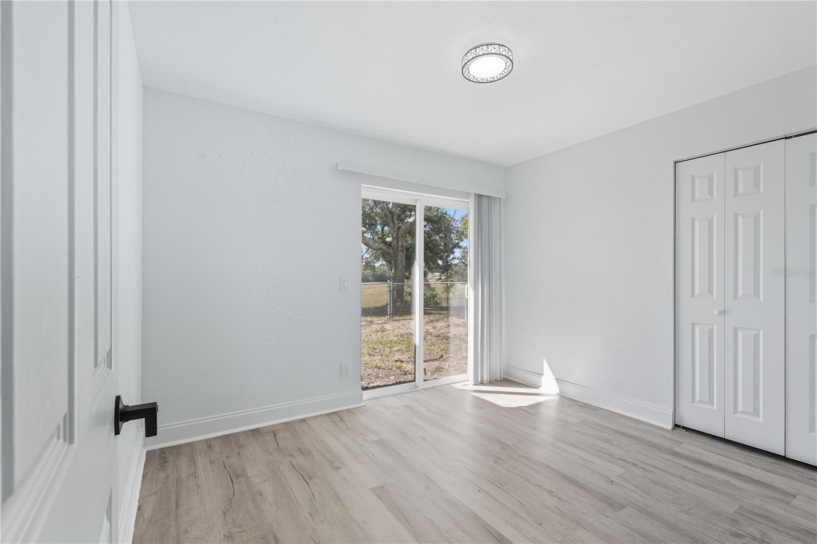 Image 26 of 50 For 577 Waterfall Drive