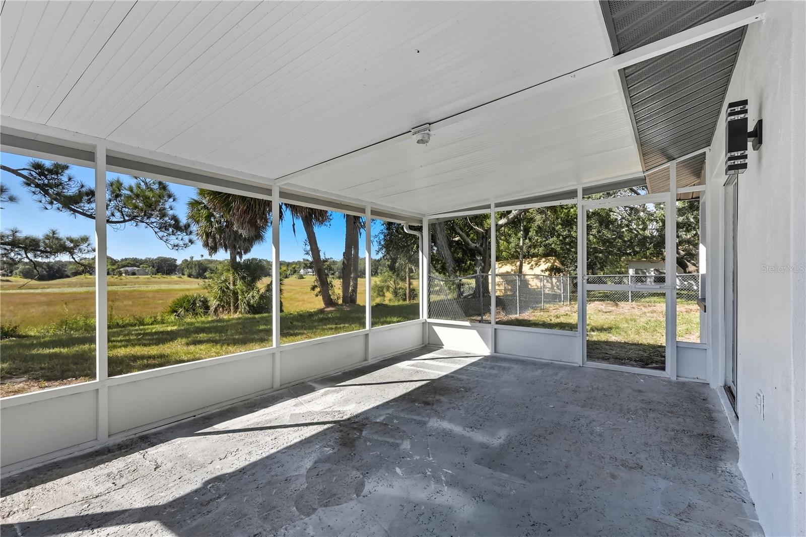 Image 35 of 50 For 577 Waterfall Drive