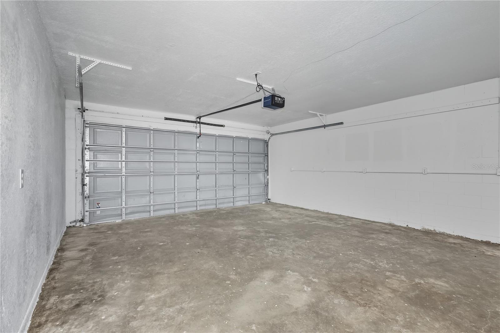 Image 37 of 50 For 577 Waterfall Drive