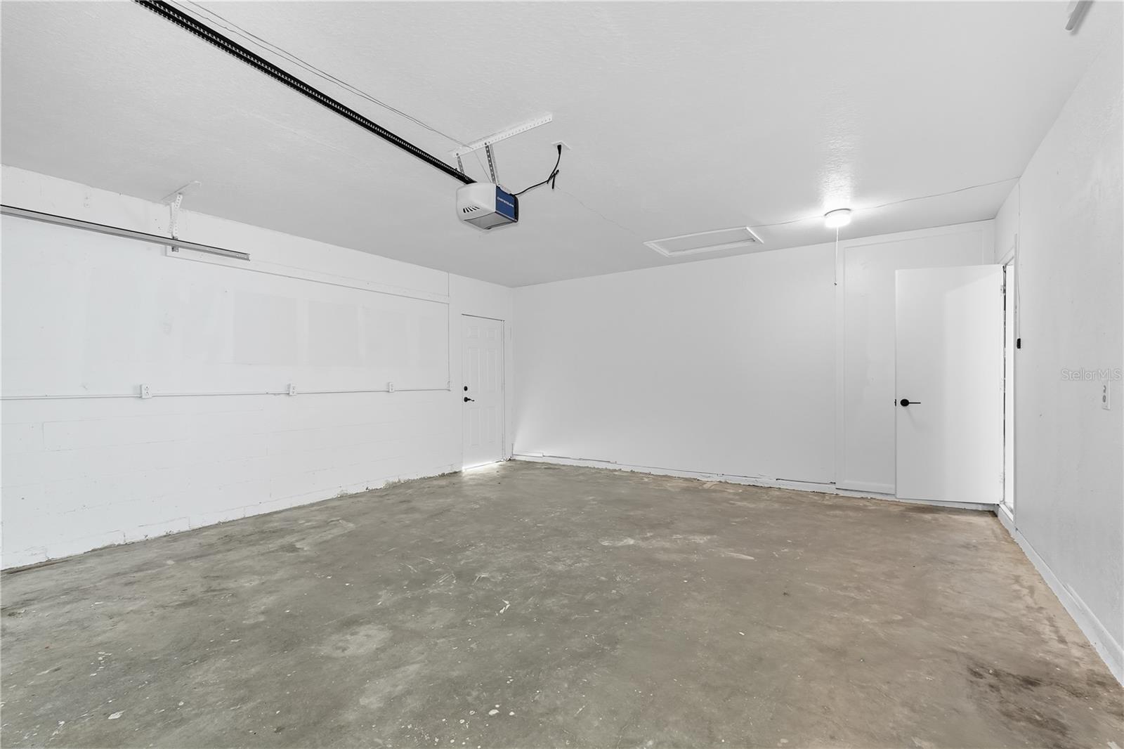 Image 38 of 50 For 577 Waterfall Drive