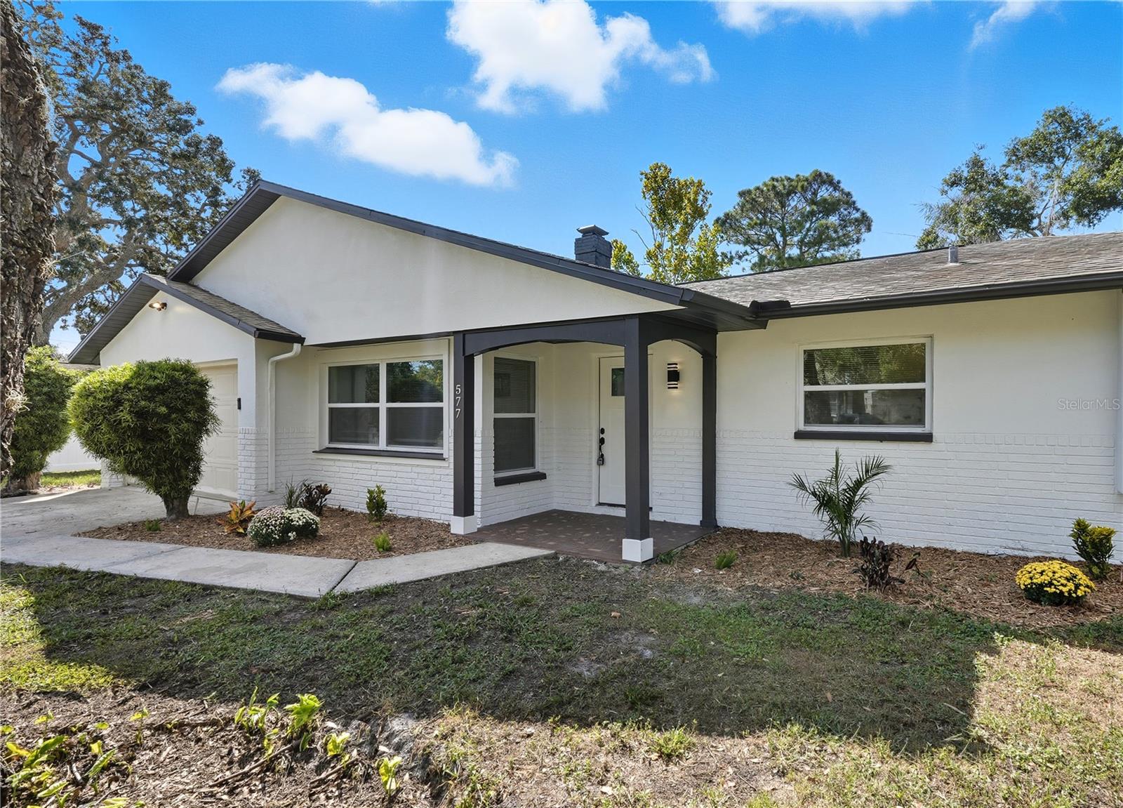 Image 5 of 50 For 577 Waterfall Drive