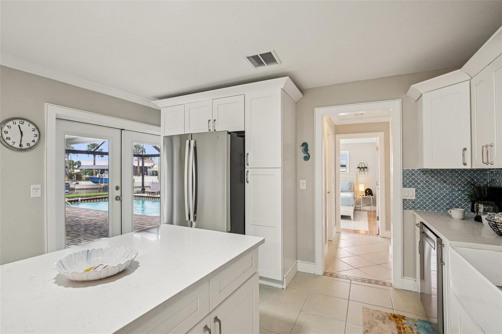 Image 10 of 39 For 4087 Gulf Coast Drive