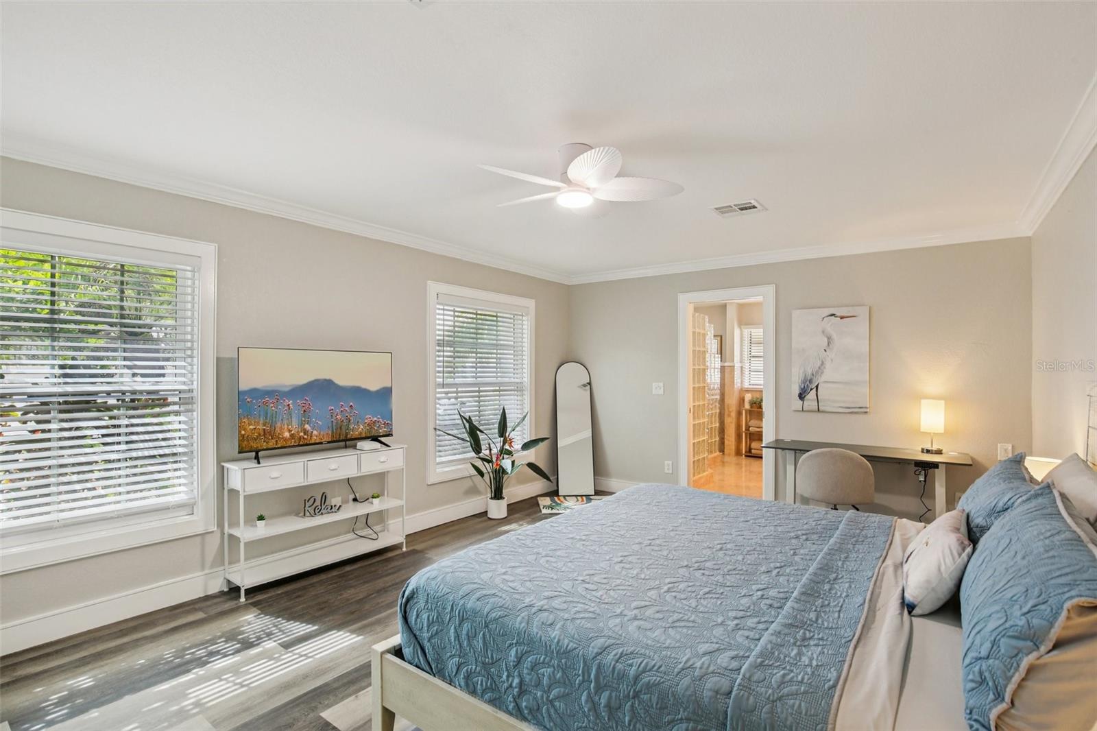 Image 14 of 39 For 4087 Gulf Coast Drive
