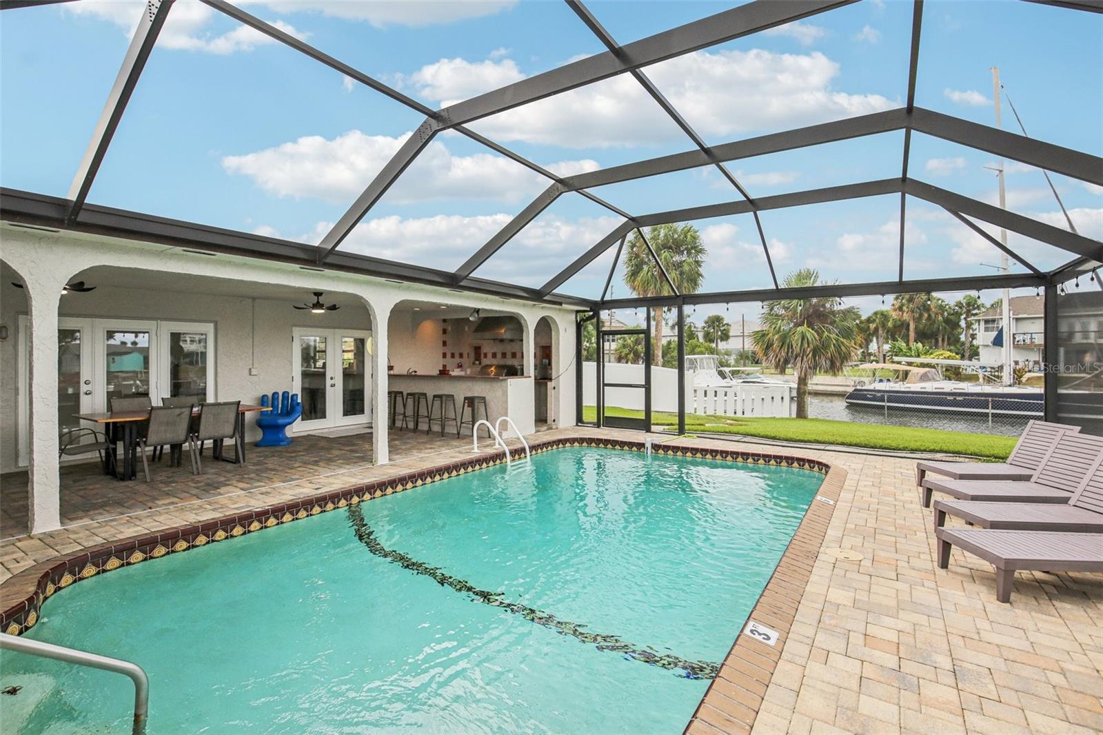 Image 27 of 39 For 4087 Gulf Coast Drive