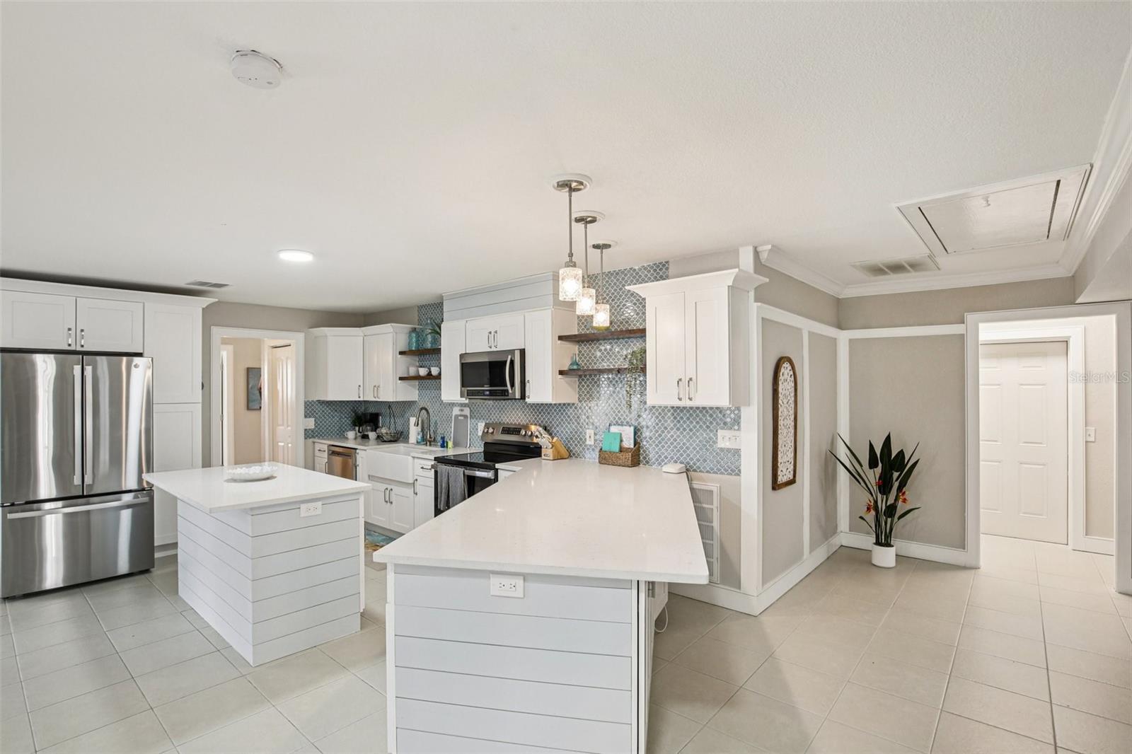 Image 7 of 39 For 4087 Gulf Coast Drive