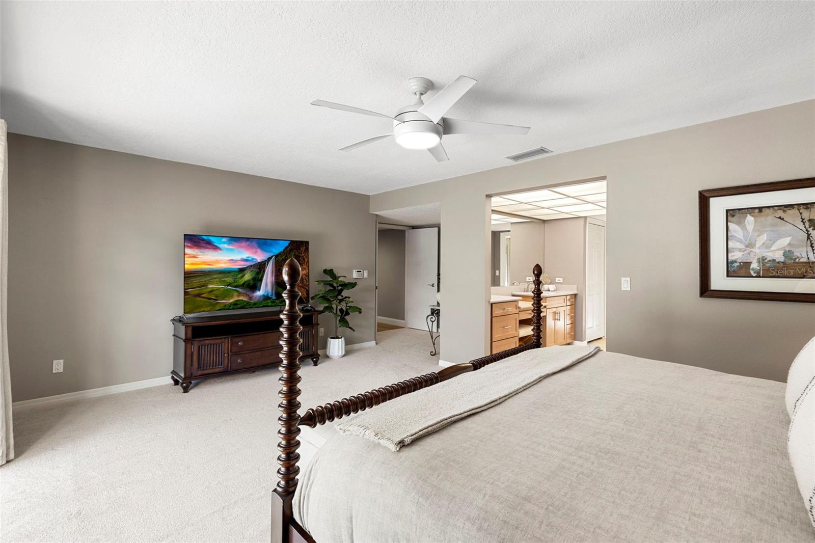 Image 23 of 80 For 2737 Northridge Drive E