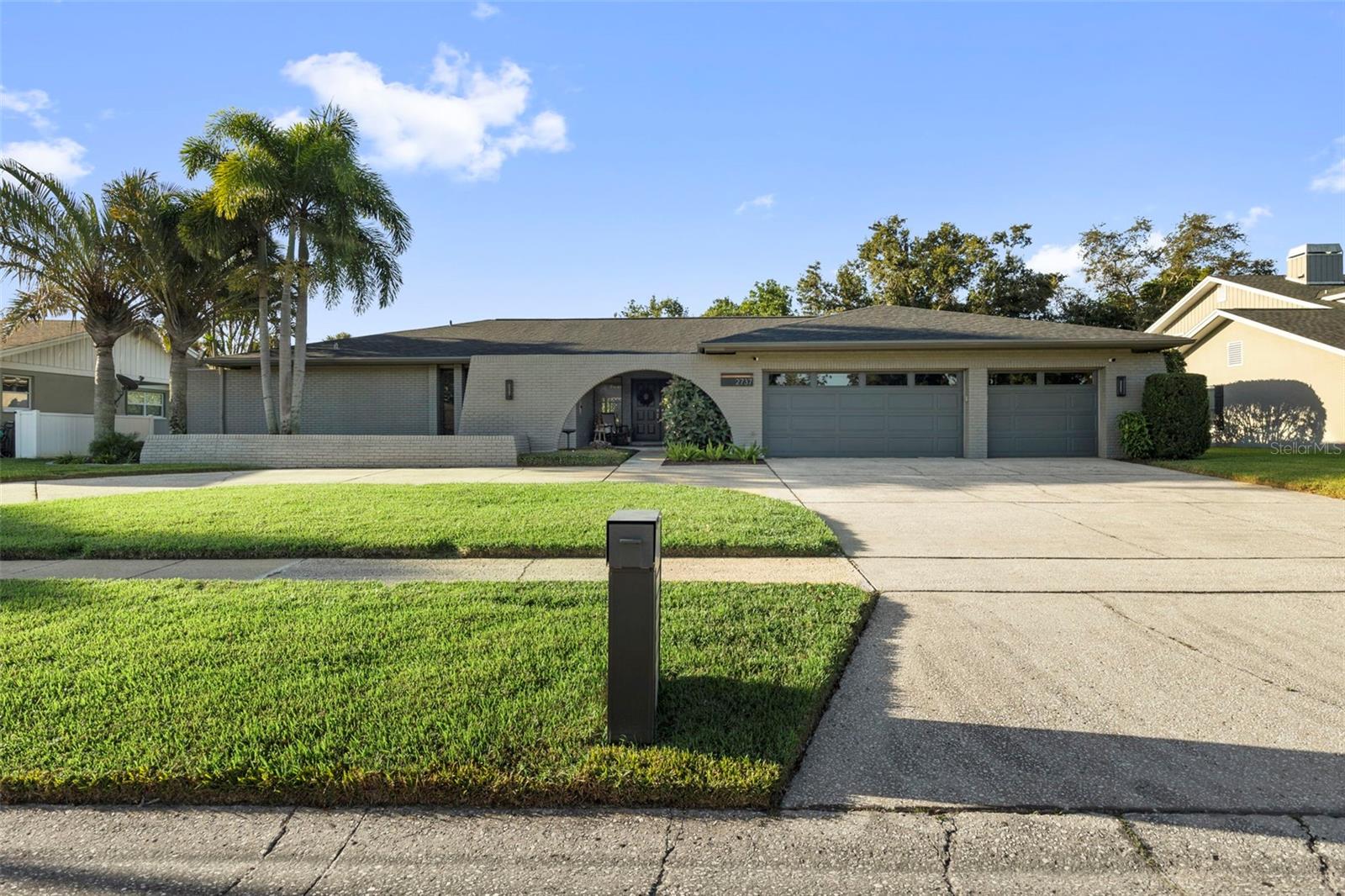 Image 3 of 80 For 2737 Northridge Drive E