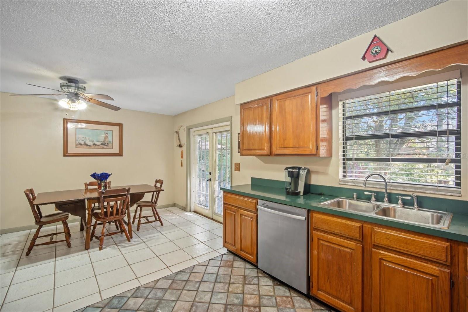 Image 19 of 28 For 1602 Wills Street