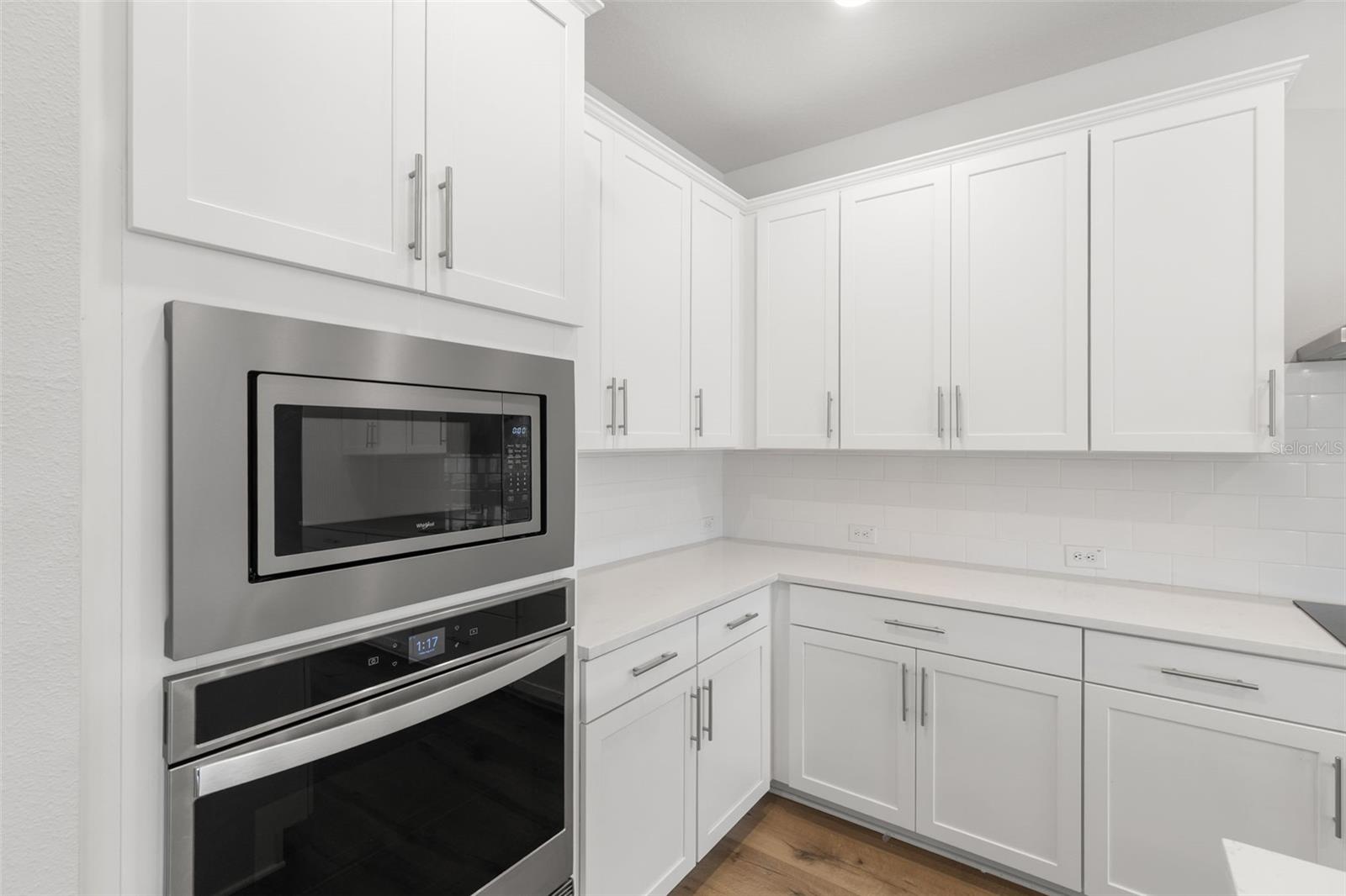 Listing photo id 18 for 31496 Westbury Estates Avenue