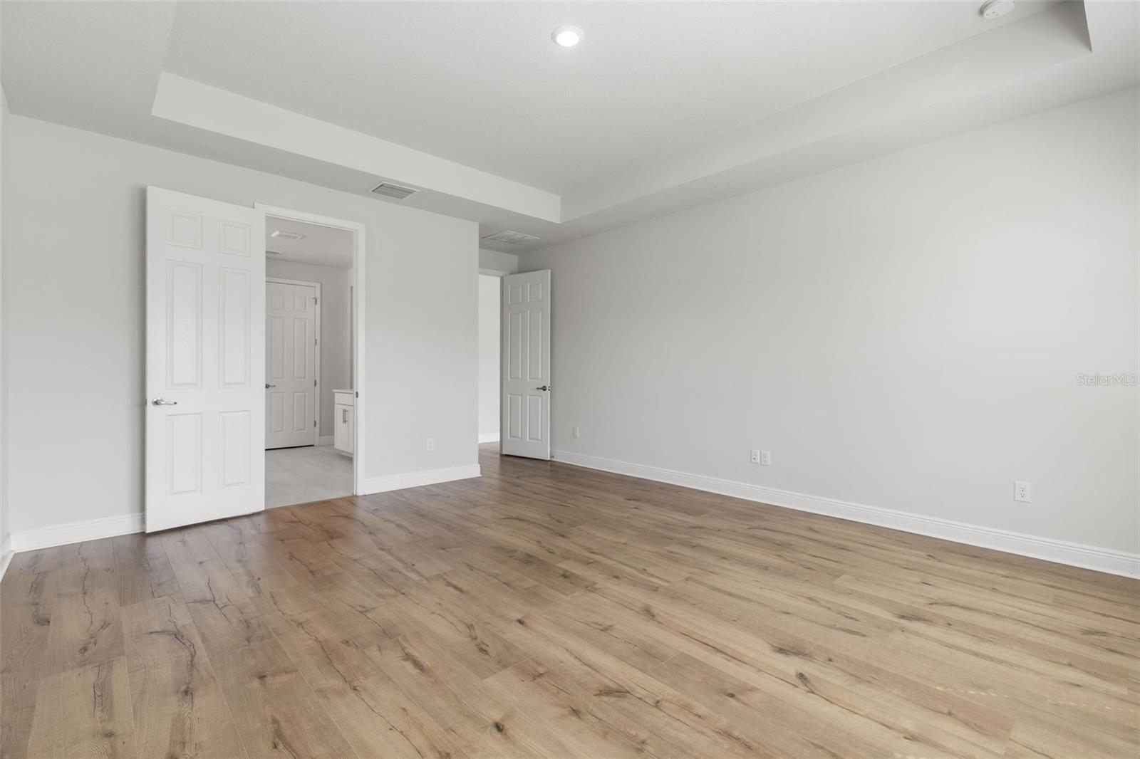 Listing photo id 20 for 31496 Westbury Estates Avenue