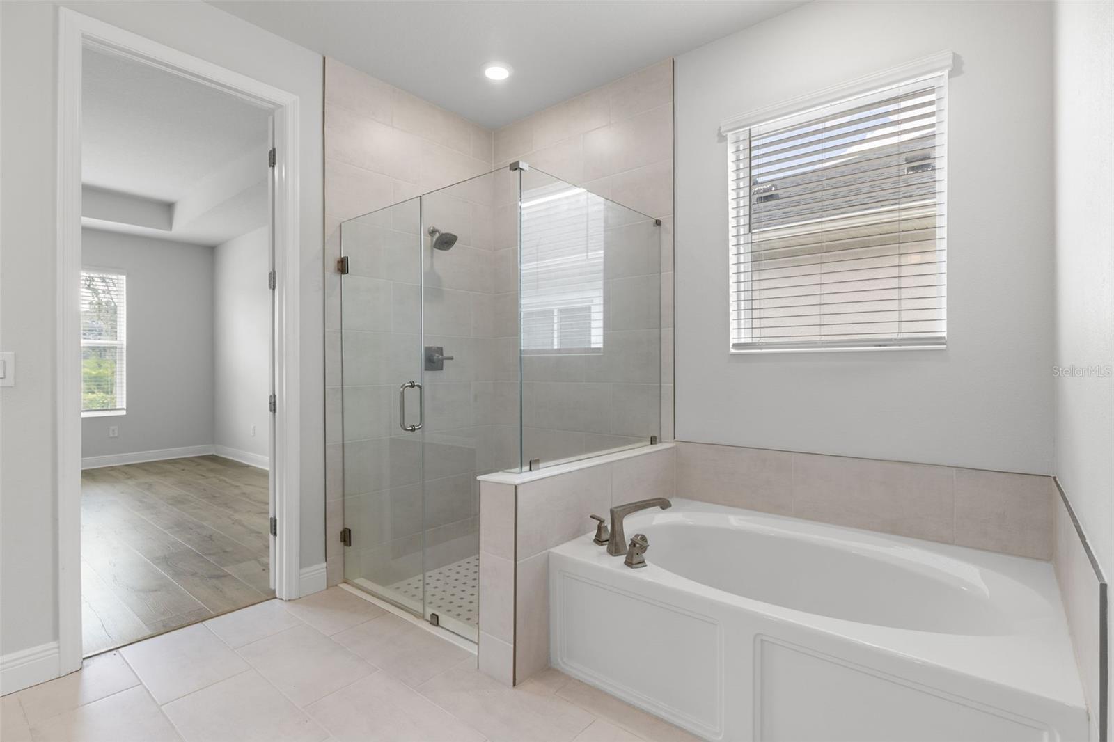 Listing photo id 22 for 31496 Westbury Estates Avenue