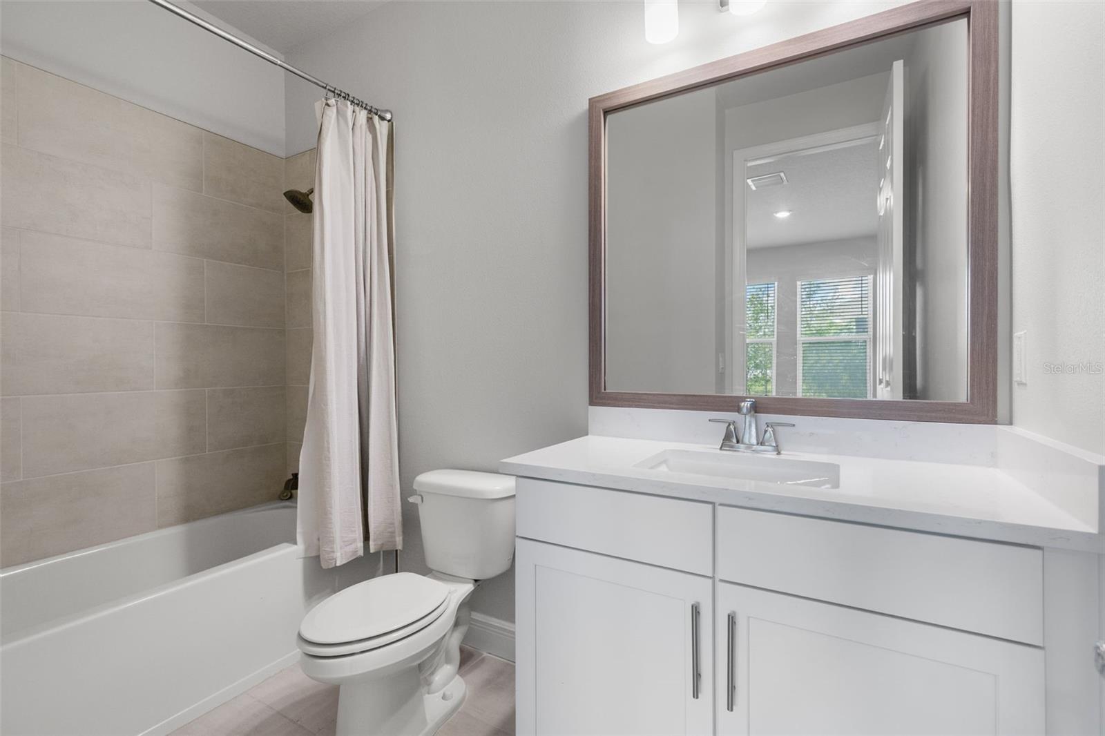 Listing photo id 26 for 31496 Westbury Estates Avenue