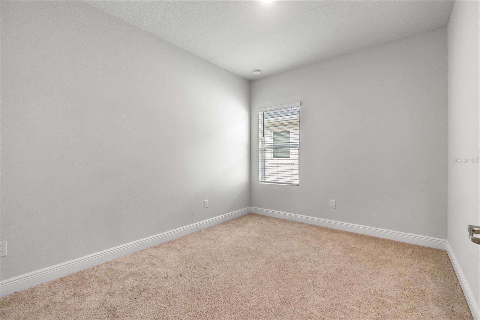 Listing photo id 27 for 31496 Westbury Estates Avenue