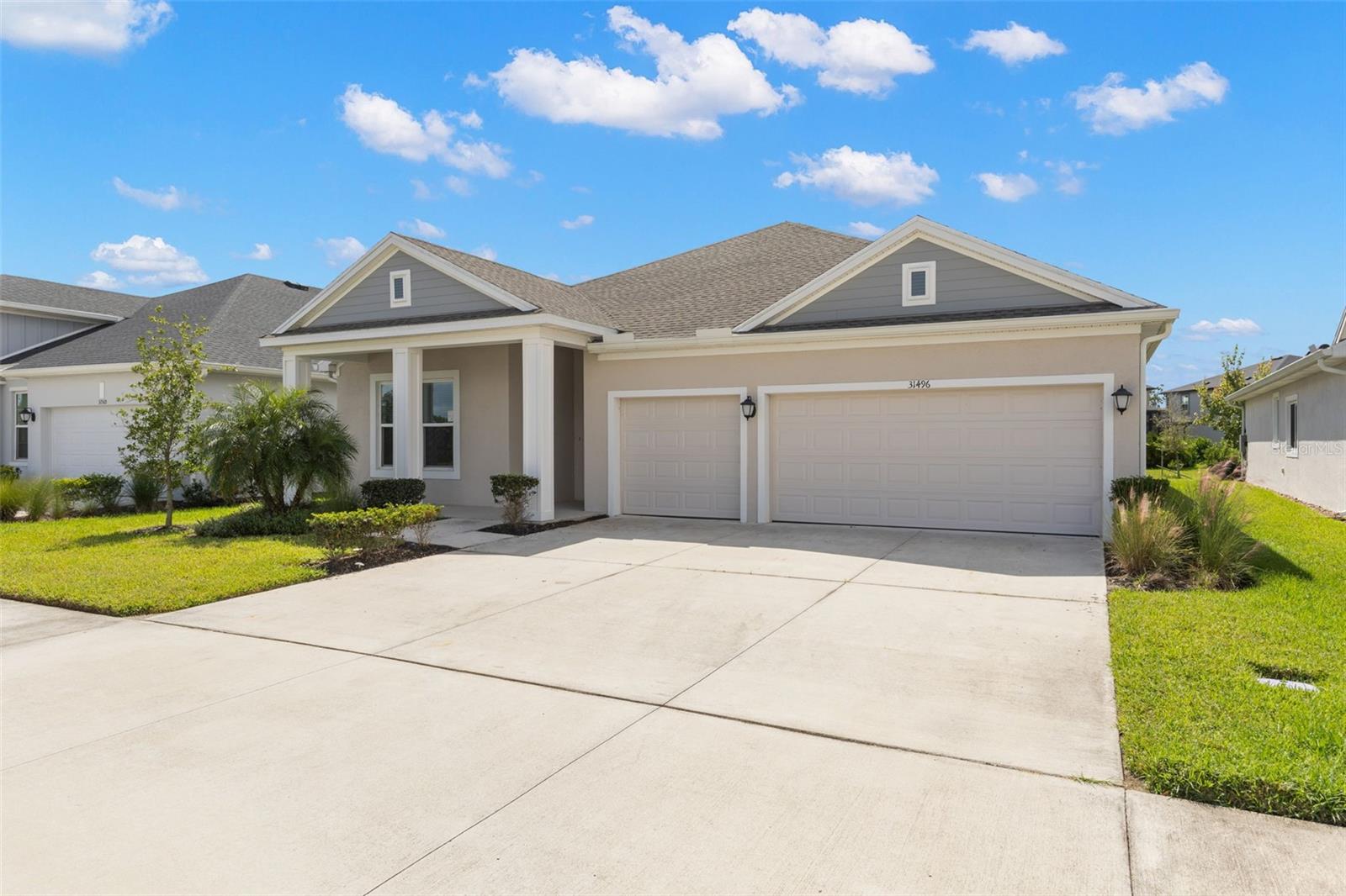 Listing photo id 1 for 31496 Westbury Estates Avenue