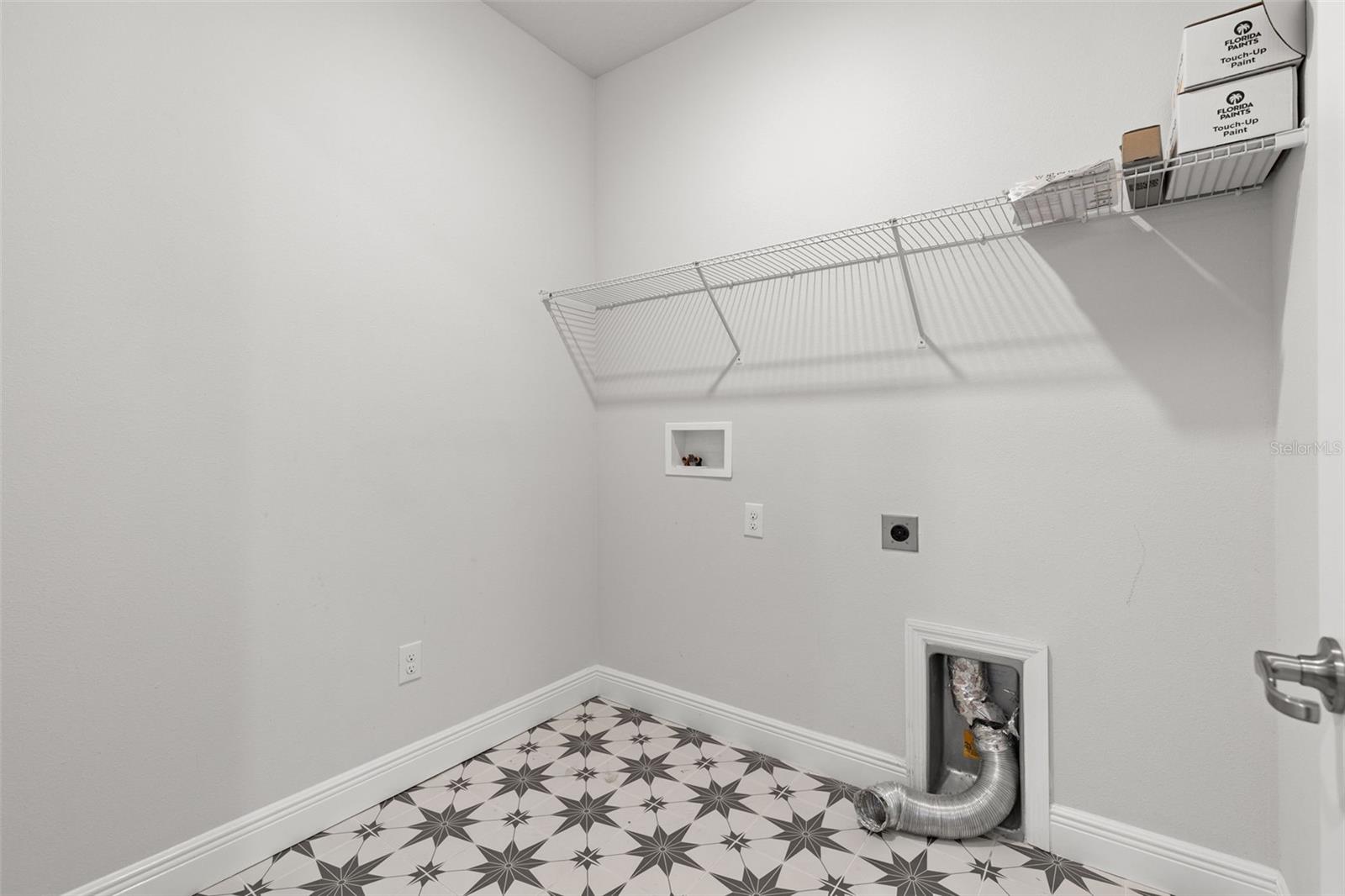 Listing photo id 30 for 31496 Westbury Estates Avenue