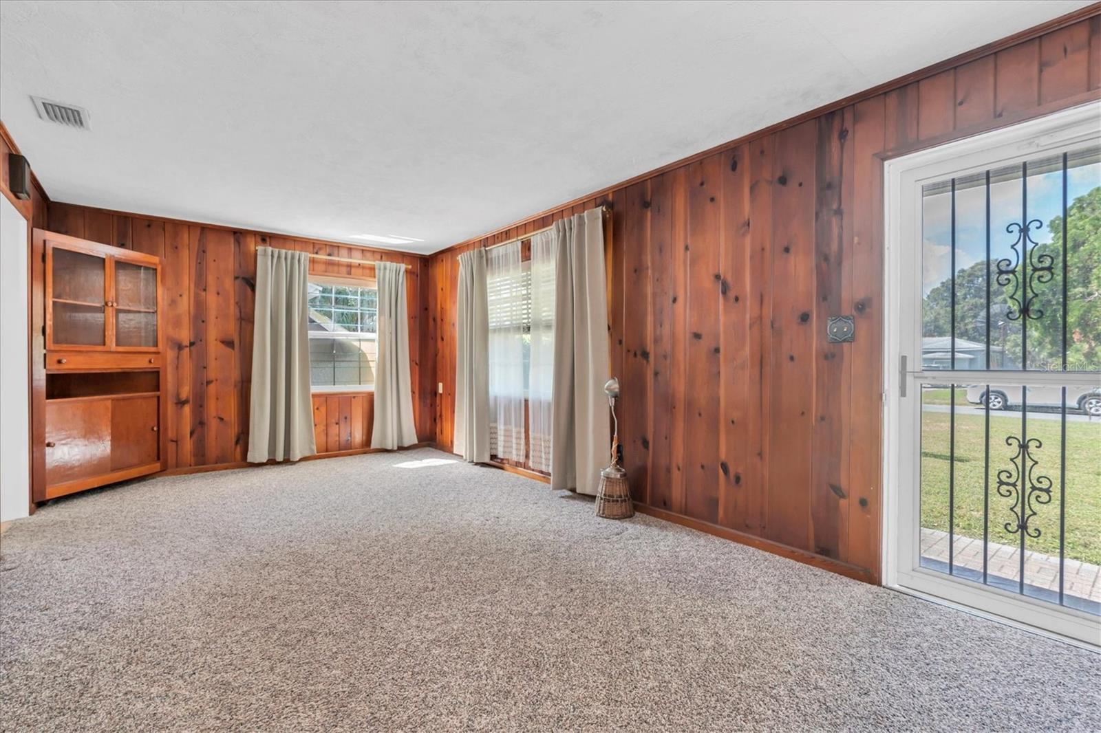 Image 5 of 35 For 1502 55th Street S