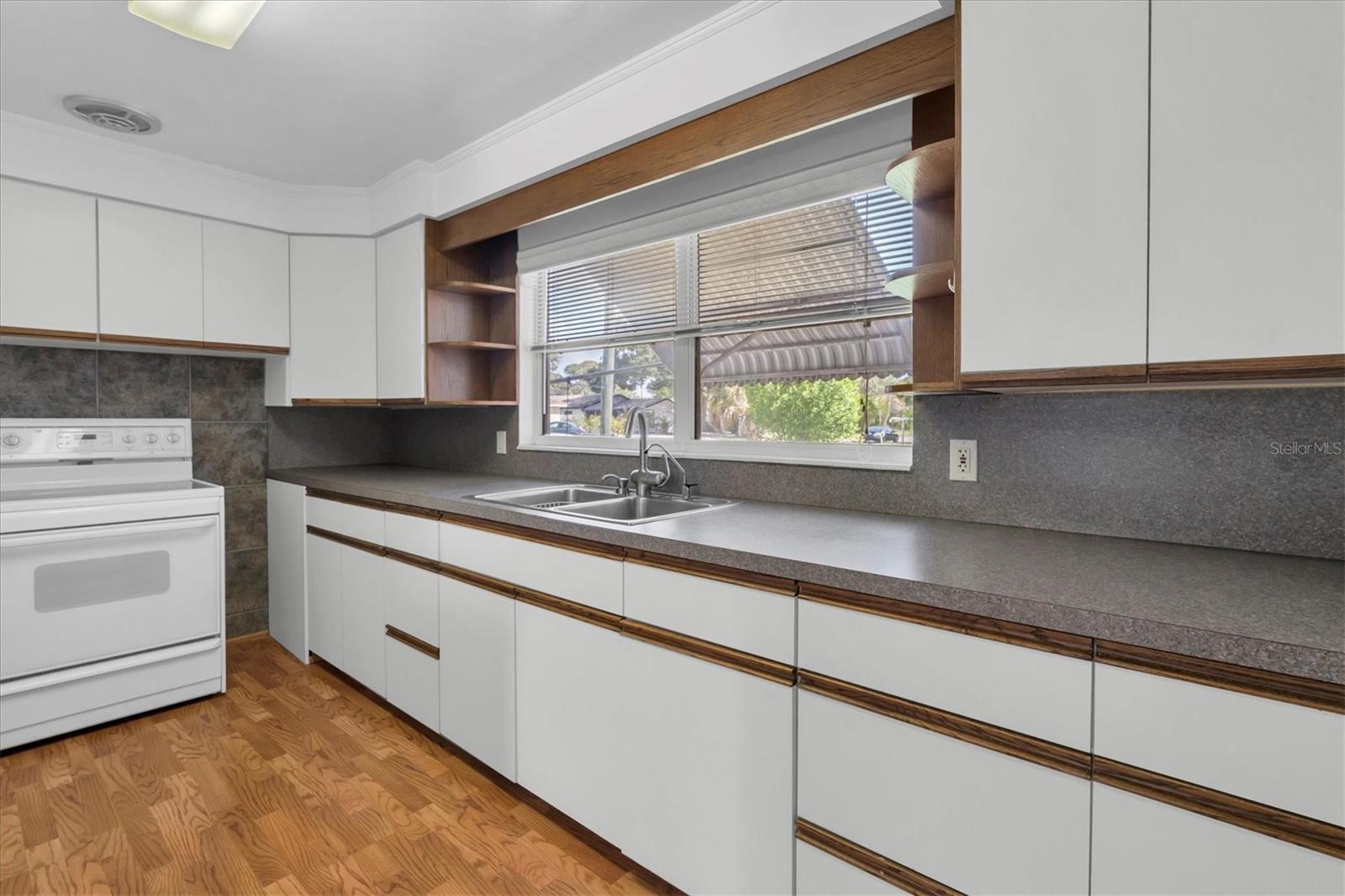 Image 8 of 35 For 1502 55th Street S