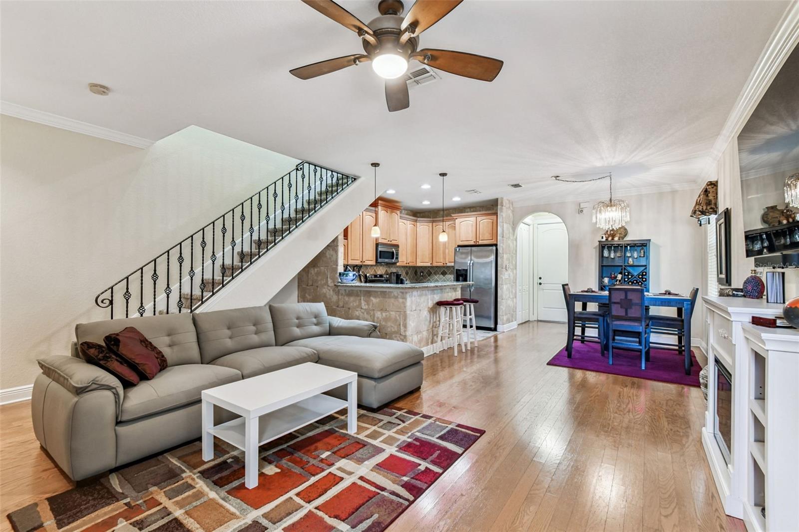 Image 5 of 18 For 116 Fremont Avenue 3
