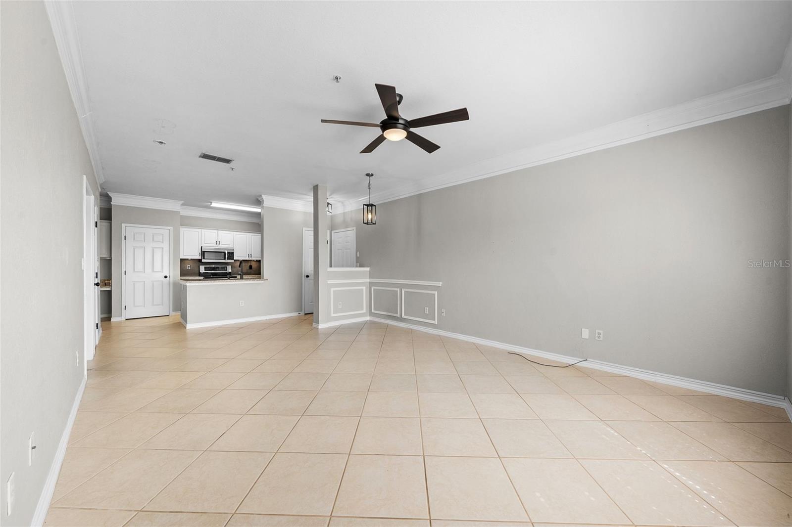 Image 10 of 39 For 4305 Bayside Village Drive 102