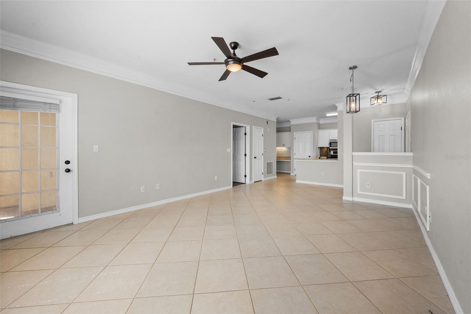 Image 11 of 39 For 4305 Bayside Village Drive 102