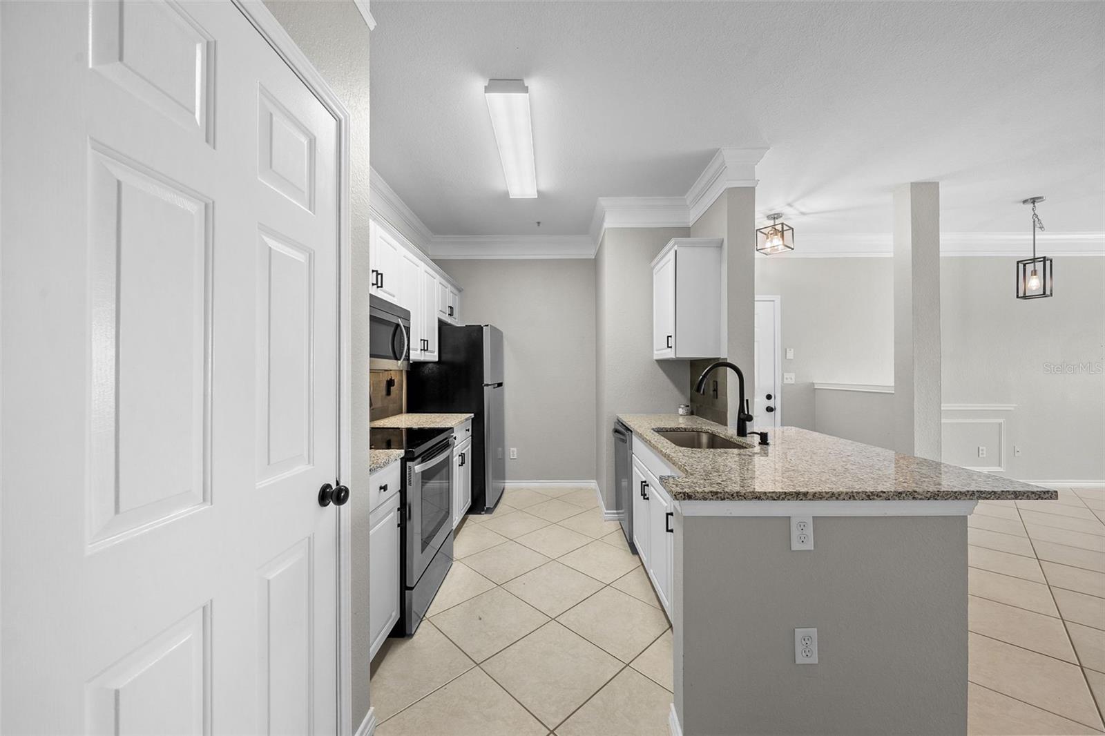 Image 15 of 39 For 4305 Bayside Village Drive 102