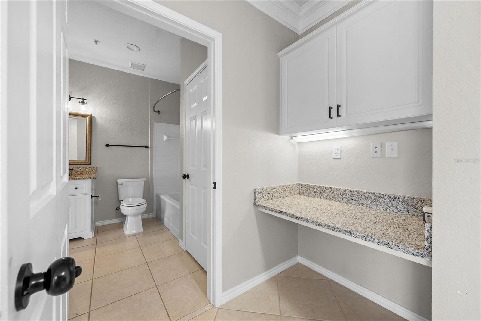 Image 17 of 39 For 4305 Bayside Village Drive 102
