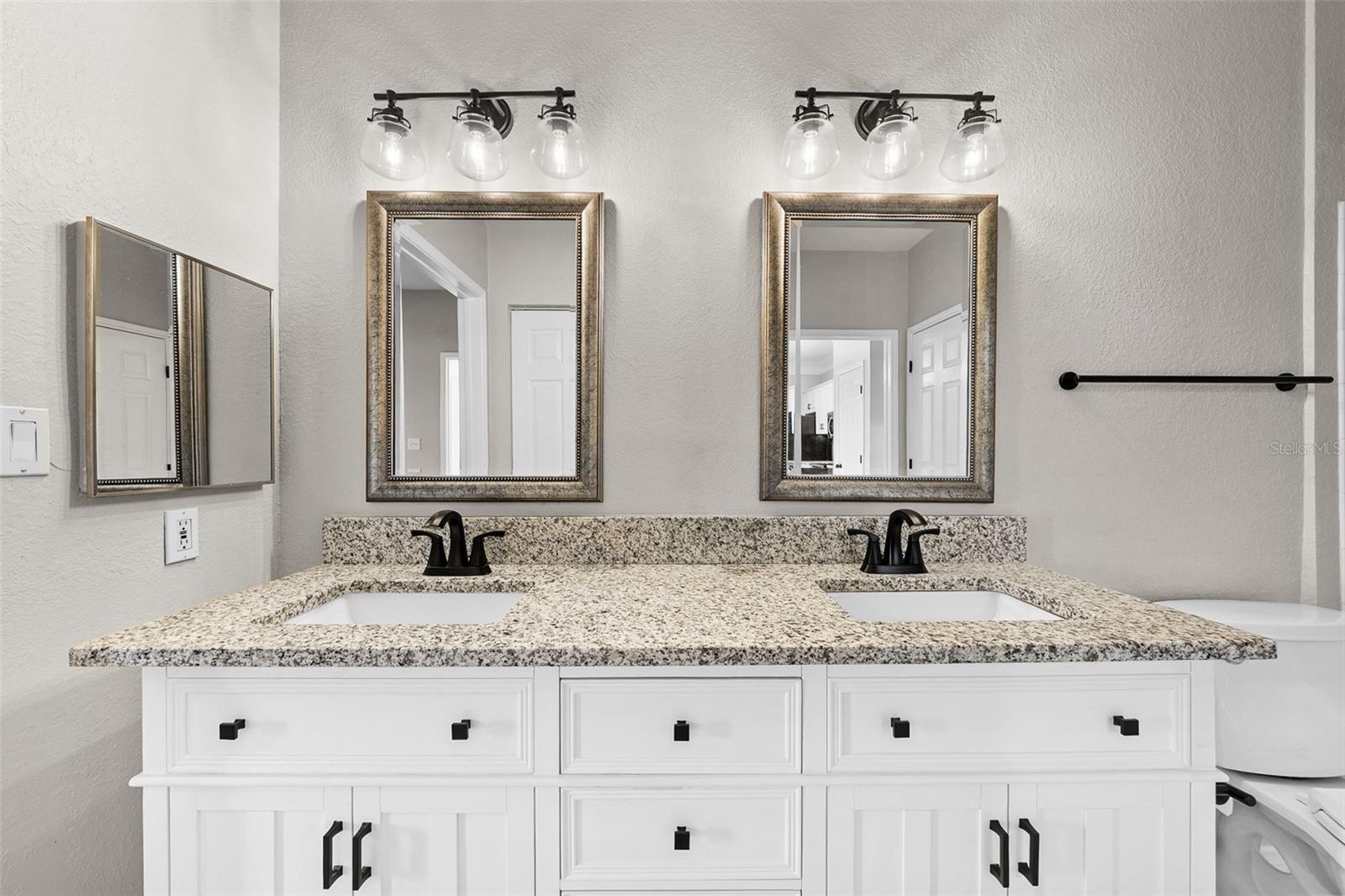 Image 20 of 39 For 4305 Bayside Village Drive 102